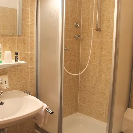 Adler Hotell 3*